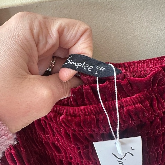 SIMPLEE Allover Smocked Bodycon
Burgundy Velvet Party Dress Sz
Large - Picture 4 of 6